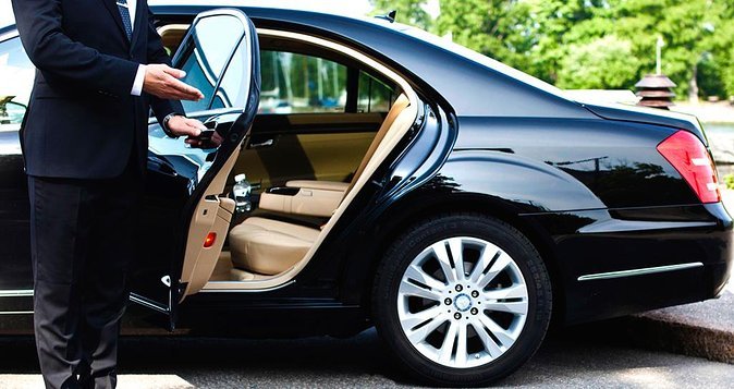Luxe sedan met chauffeur